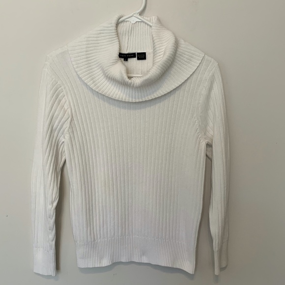 JEANNE PIERRE Sweaters - JEANNE PIERRE 100% COTTON WHITE RIBBED TURTLENECK SIZE LARGE